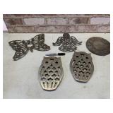 5 PCS: ASSORTED METAL TRIVETS INCLUDING OWLS,