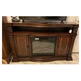 ENTERTAINMENT / ELECTRIC FIREPLACE COMBO WITH
