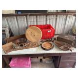 PLASTIC TUB WITH ASSORTED WOOD ITEMS: KEY RACK,