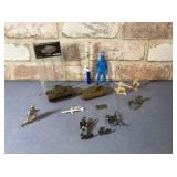 BOX LOT: ASSORTED MILITARY FIGURES AND 2 MINIATURE
