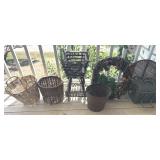 GROUPING: 2 WOVEN BASKETS, A FOLK ART PLANT