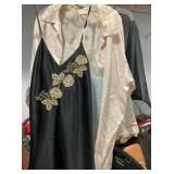 6 PCS: VINTAGE WOMENS LINGEREE