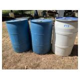 3 PCS: 50 GALLON PLASTIC DRUMS WITH LIDS