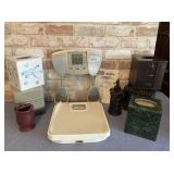 BOX LOT: ASSORTED TISSUE BOX HOLDERS, BATH ITEMS