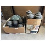 2 BOXES:  ASSORTED LAWN / OUTDOOR LIGHTING