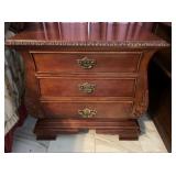 BEDSIDE / END TABLE WITH DECORATIVE EDGE