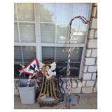 GROUPING OF ASSORTED VINTAGE OUTDOOR CHRISTMAS
