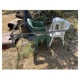GROUP LOT: 6 PLASTIC OUTDOOR STACKING CHAIRS &