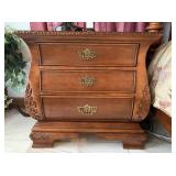 BEDSIDE / END TABLE WITH DECORATIVE EDGE