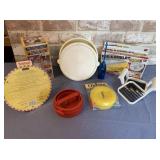 BOX LOT: ASSORTED KITCHEN GADGETS- SOME "AS SEEN