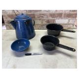 4 PCS ENAMELWARE: COFFEE POT, 2 SMALL PANS AND