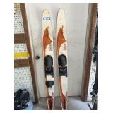 PAIR OF VINTAGE WOODEN WATER SKI