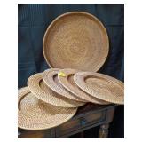 Round wicker serving tray & 5 wicker plate holders