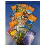 (14) Pocket Naturalist & Survival Folding Guide
