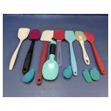 (1) Silicone & Plastic Kitchen Utensils Lot