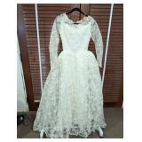 (1) Vintage Lace Wedding Dress