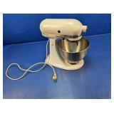(1) KitchenAid Classic Stand Mixer