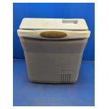 (1) Rubbermaid Plastic Cooler
