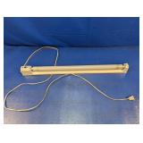 (1) Fluorescent Tube Light Fixture