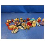 (1) Vintage Ornaments & Figurines Lot