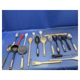 (1) Assorted Kitchen Utensils Lot