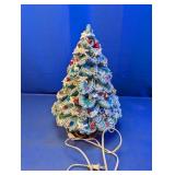 (1) Light-Up Ceramic Christmas Tree Dï¿½cor