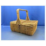 (1) Wicker Picnic Basket with Handle