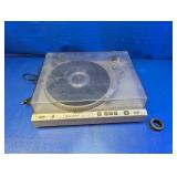(1) Kenwood KD-4100 Turntable