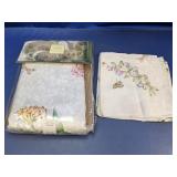 Lenox Oblong Tablecloth & Napkin Set