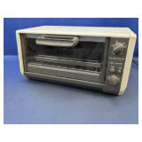(1) Black & Decker Toaster Oven