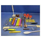 (1) Assorted Kitchen Utensils and Tools Lot