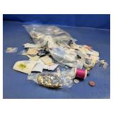(1) Lot of Sewing Notions, Buttons & Trim