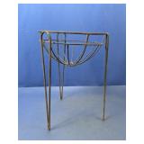 (1) Metal Plant Stand ï¿½ 16" Tall Wire Frame