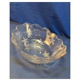(1) Clear Glass Floral Etched Scalloped Edge Bowl