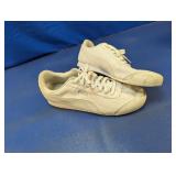 (1) Puma SoftFoam+ Sneakers