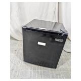 (1) Magic Chef Mini Refrigerator