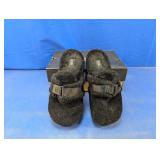 (1) UGG Fleece Slip-On Slippers