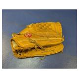 (1) Rawlings Baseball Glove ï¿½ Model RBG10