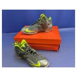 (1) Nike LeBron XI GS Sneakers