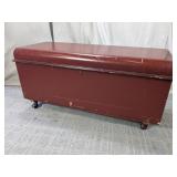 (1) Lane Cedar Chest on Casters