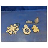 (5) Mixed Christmas Ornaments