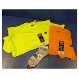 (1) Wrangler Tees & Reebok Socks Lot