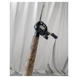 (1) Shimano Baitcasting Fishing Rod