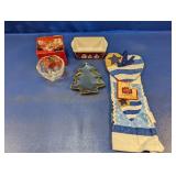 (4) Holiday Kitchen & Decor Items