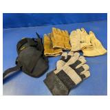 (4) Work Gloves and Knee Pads
