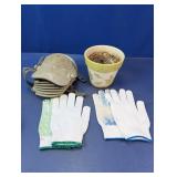 (1) Garden Accessories Lot