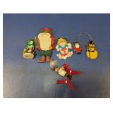 (6) Mixed Christmas Ornaments