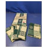 (1) Holiday Snowflake Table Linens Lot