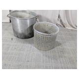 (2) Aluminum Stock Pot with Strainer Insert