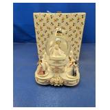 (1) Disney Princess Wedding Musical Snow Globe